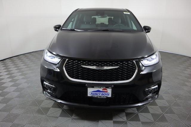 new 2025 Chrysler Pacifica car, priced at $45,202