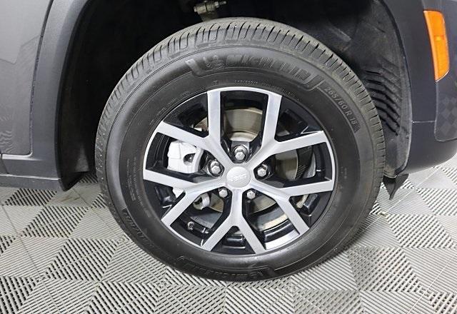 used 2025 Jeep Grand Cherokee car, priced at $34,995