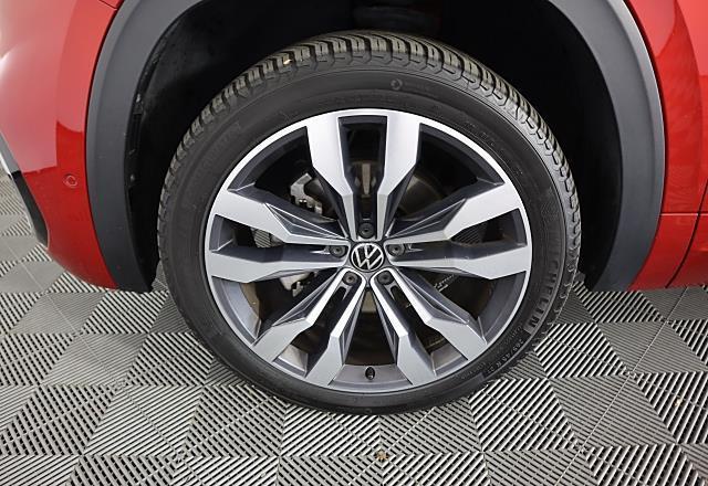 used 2021 Volkswagen Atlas car, priced at $29,995