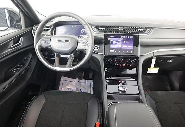 new 2025 Jeep Grand Cherokee car, priced at $42,611