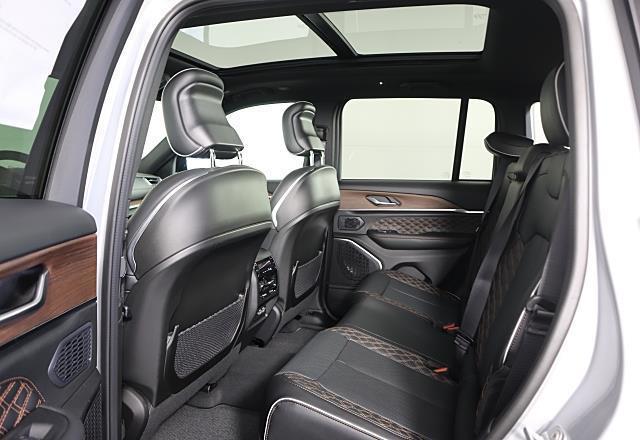 new 2025 Jeep Grand Cherokee car, priced at $58,878