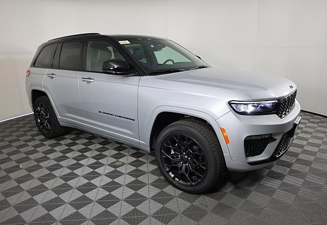 new 2025 Jeep Grand Cherokee car, priced at $58,878