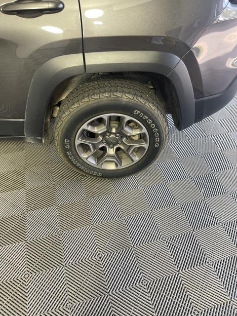 used 2020 Jeep Cherokee car, priced at $23,995
