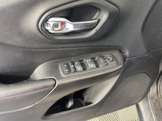 used 2020 Jeep Cherokee car, priced at $23,995