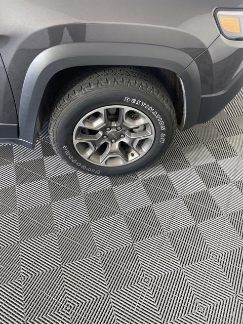 used 2020 Jeep Cherokee car, priced at $23,995