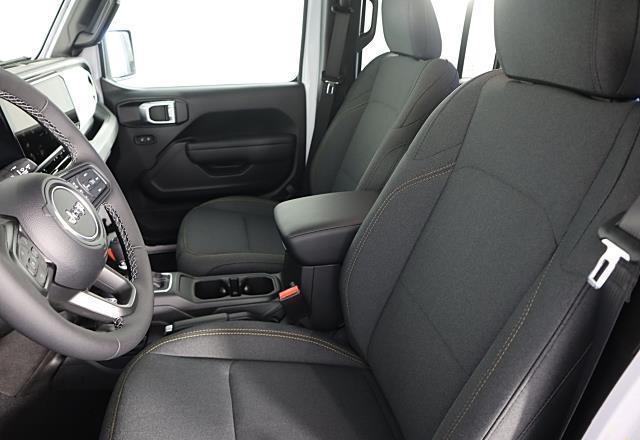 new 2025 Jeep Gladiator car, priced at $43,273