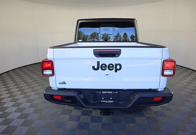 new 2025 Jeep Gladiator car, priced at $43,273