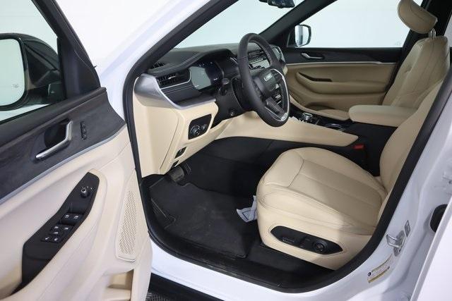 new 2025 Jeep Grand Cherokee car, priced at $50,342