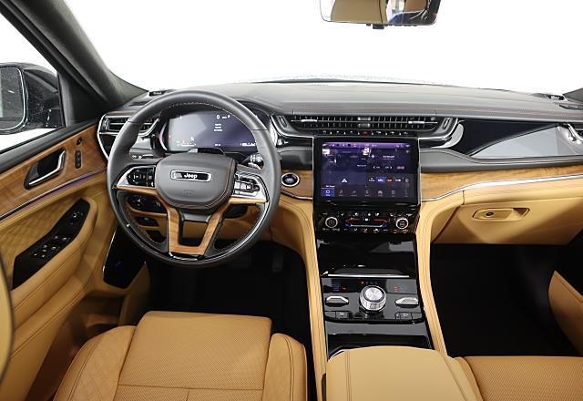 new 2025 Jeep Grand Cherokee car, priced at $69,234