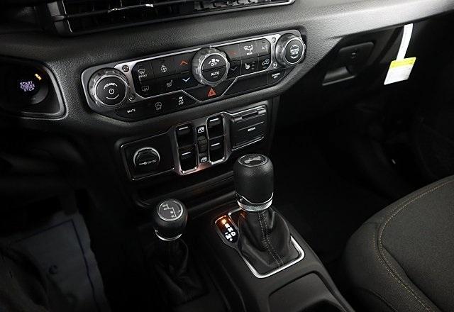new 2025 Jeep Wrangler car, priced at $45,628