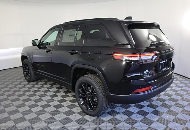 new 2025 Jeep Grand Cherokee car, priced at $48,261