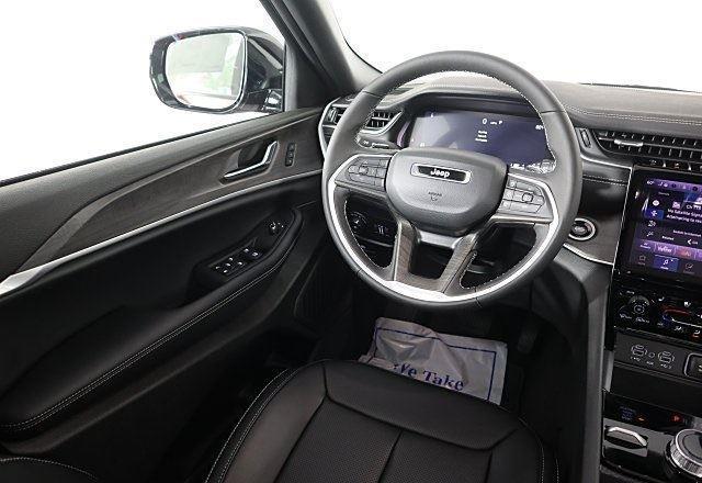 new 2025 Jeep Grand Cherokee car, priced at $47,509