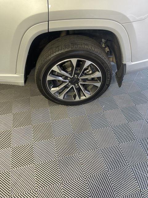 used 2021 Jeep Grand Cherokee L car, priced at $29,995