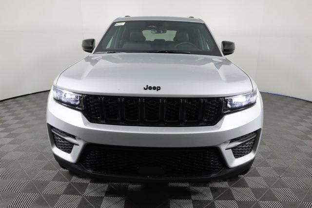 new 2025 Jeep Grand Cherokee car, priced at $43,222