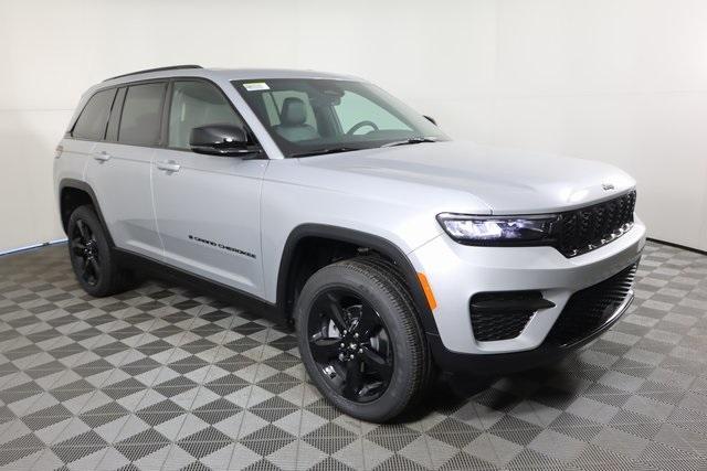 new 2025 Jeep Grand Cherokee car, priced at $43,222