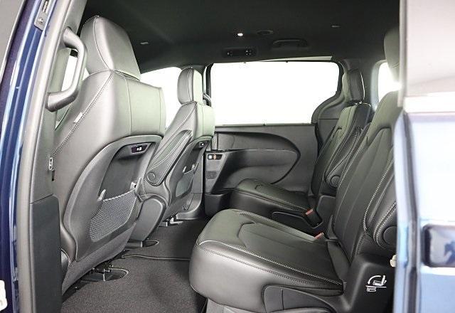 new 2025 Chrysler Pacifica car, priced at $43,046