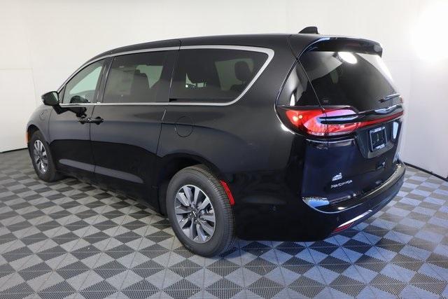 new 2025 Chrysler Pacifica Hybrid car, priced at $39,530