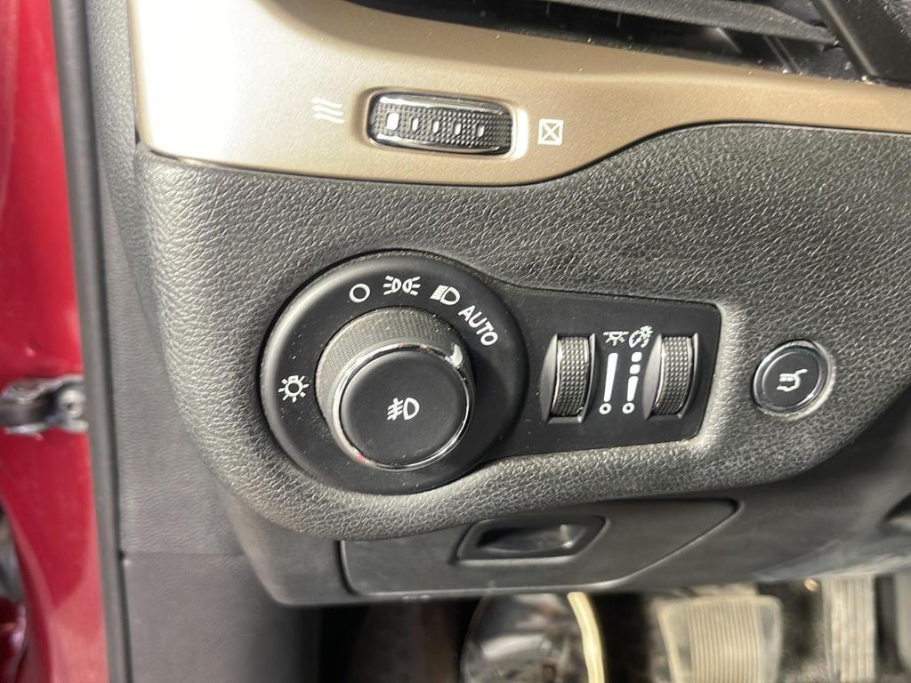 used 2015 Jeep Cherokee car, priced at $12,695