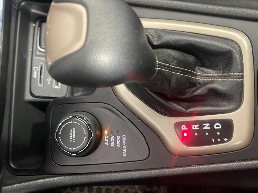 used 2015 Jeep Cherokee car, priced at $12,695