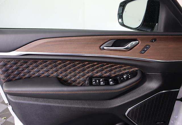 new 2025 Jeep Grand Cherokee L car, priced at $61,995