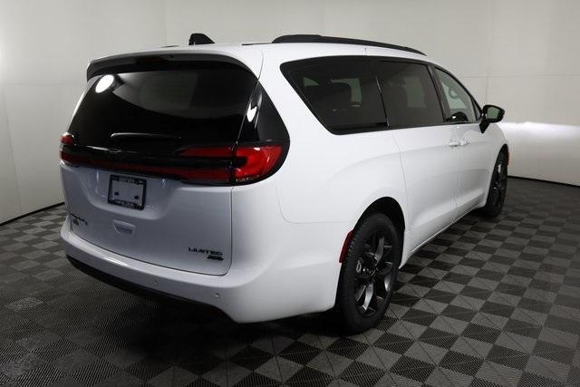 new 2024 Chrysler Pacifica car, priced at $55,180