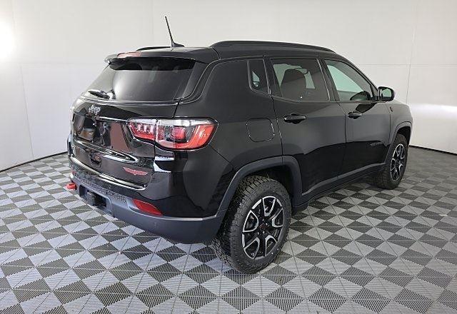 new 2025 Jeep Compass car, priced at $30,295