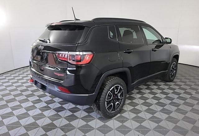 new 2025 Jeep Compass car, priced at $30,995