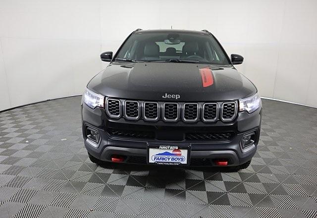 new 2025 Jeep Compass car, priced at $30,995