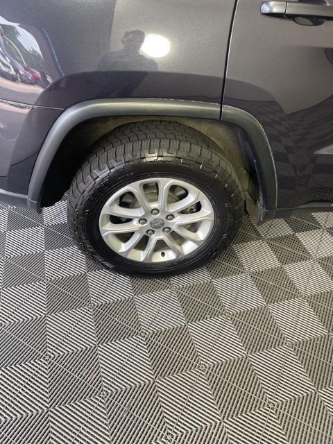 used 2016 Jeep Grand Cherokee car, priced at $17,595