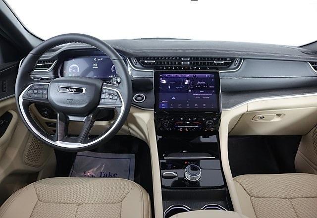 new 2025 Jeep Grand Cherokee car, priced at $48,038