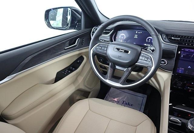 new 2025 Jeep Grand Cherokee car, priced at $48,038