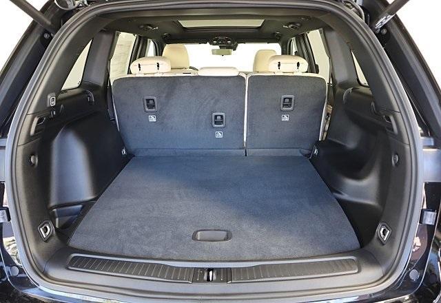 new 2025 Jeep Grand Cherokee car, priced at $48,038