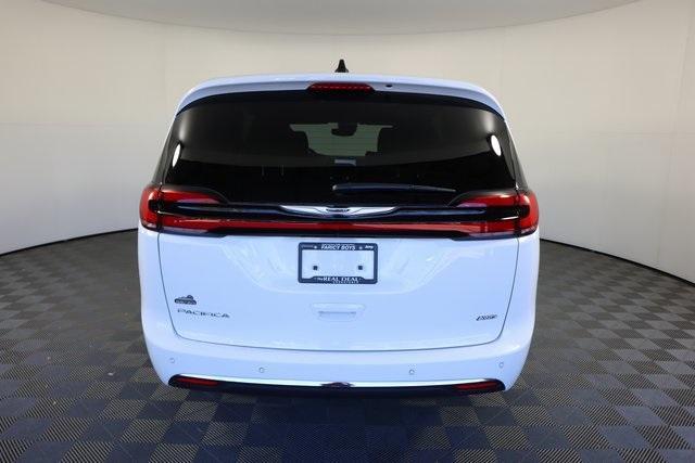 new 2025 Chrysler Pacifica car, priced at $45,452