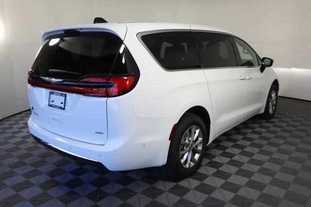 new 2025 Chrysler Pacifica car, priced at $45,452