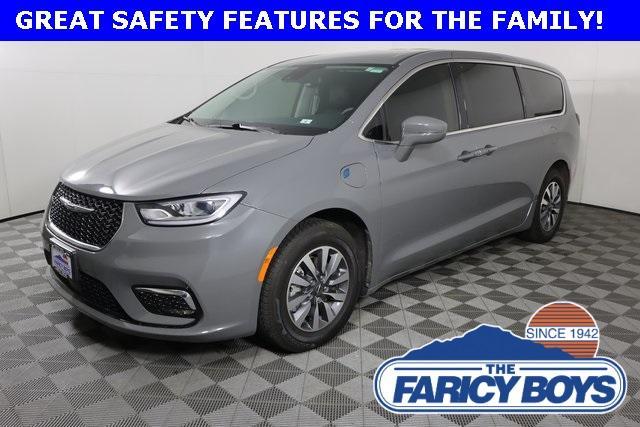 used 2022 Chrysler Pacifica Hybrid car, priced at $28,995