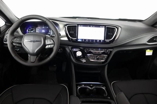 new 2024 Chrysler Pacifica Hybrid car, priced at $44,240