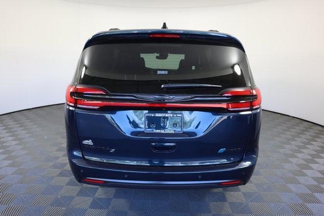 new 2024 Chrysler Pacifica Hybrid car, priced at $44,240