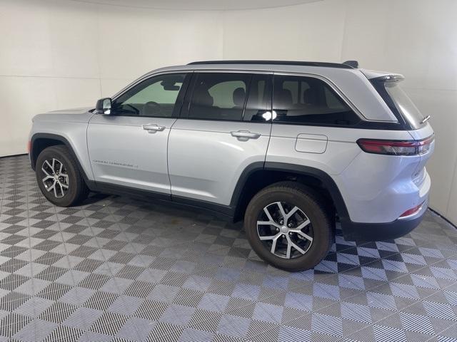 used 2025 Jeep Grand Cherokee car