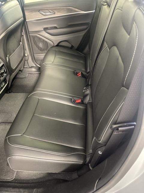 used 2025 Jeep Grand Cherokee car