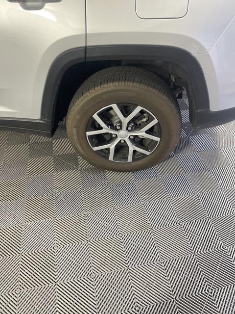 used 2025 Jeep Grand Cherokee car
