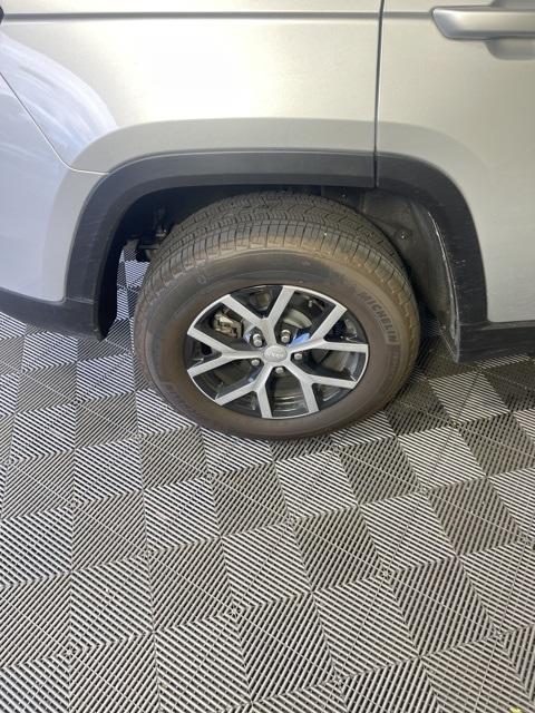 used 2025 Jeep Grand Cherokee car