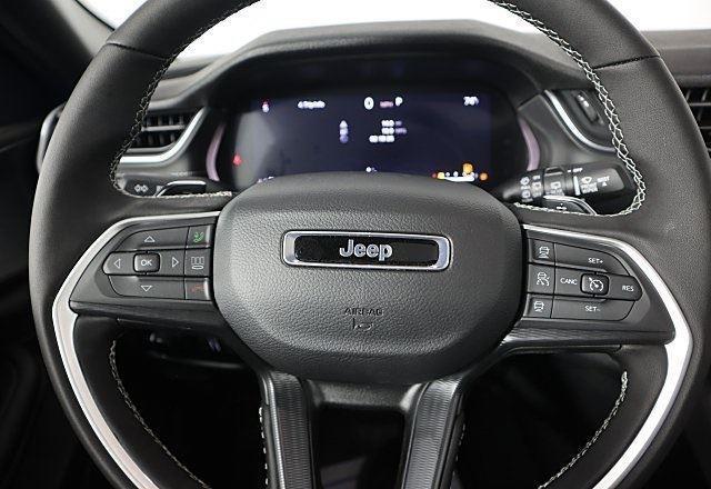 new 2025 Jeep Grand Cherokee car, priced at $44,652