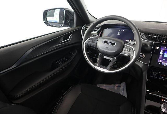 new 2025 Jeep Grand Cherokee car, priced at $44,652