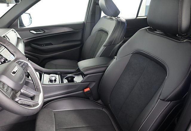 new 2025 Jeep Grand Cherokee car, priced at $44,652