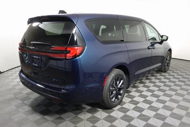 new 2024 Chrysler Pacifica Hybrid car, priced at $40,740