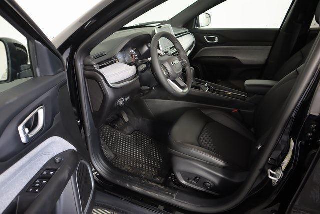 new 2025 Jeep Compass car, priced at $28,995