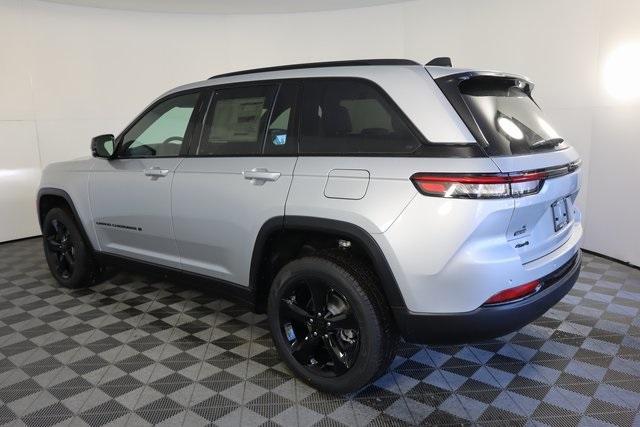 new 2025 Jeep Grand Cherokee car, priced at $51,697