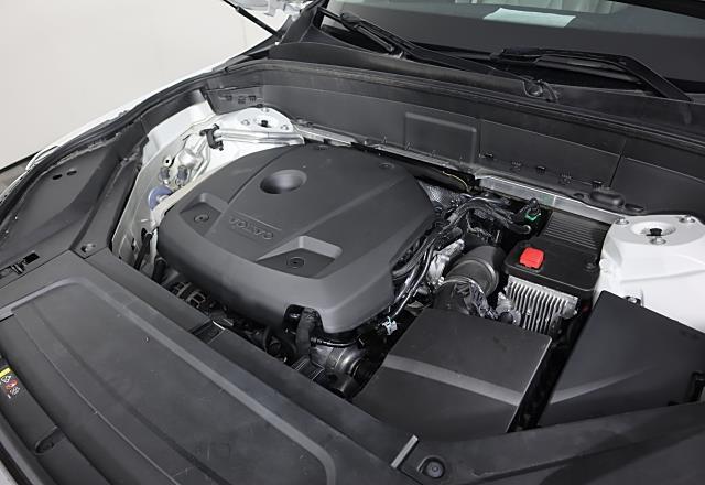 used 2020 Volvo XC90 car, priced at $25,995
