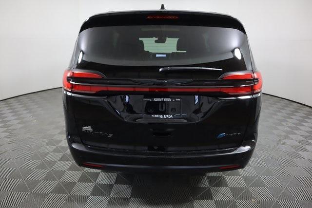 new 2025 Chrysler Pacifica Hybrid car, priced at $44,780