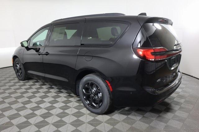 new 2025 Chrysler Pacifica Hybrid car, priced at $44,780